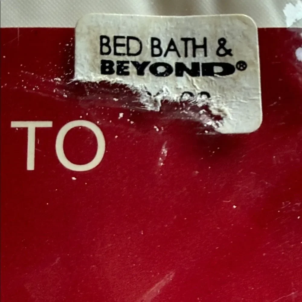 Bed Bath & Beyond Vinyl Fitted Mattress Protector - Queen, Red and White